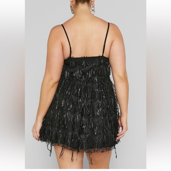 SHOWPO KHRIZZA MINI DRESS - SEQUIN GATHERED DRESS IN BLACK- Size 14 - Picture 2 of 4